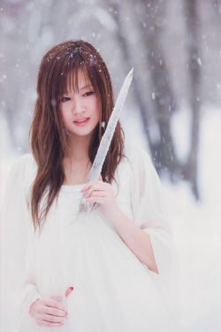 龙袍下的她