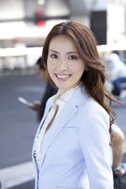 妻子被邻居侵犯后爱上对方
